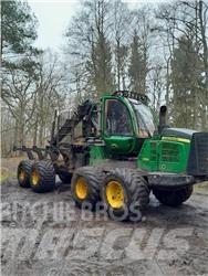 John Deere 1110 E Forwarderji