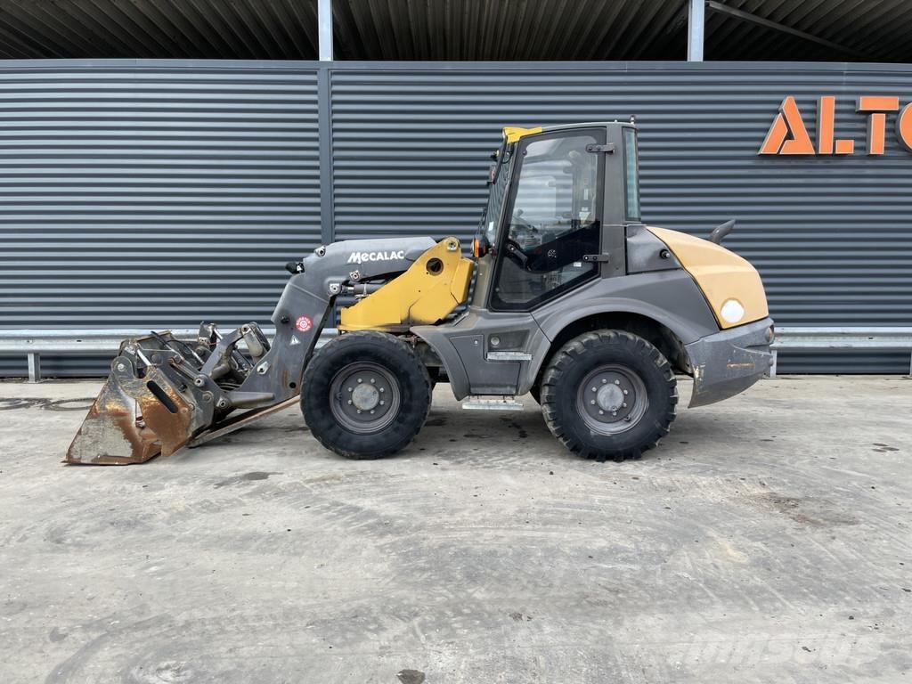 Mecalac AS 700 Kolesni nakladalci