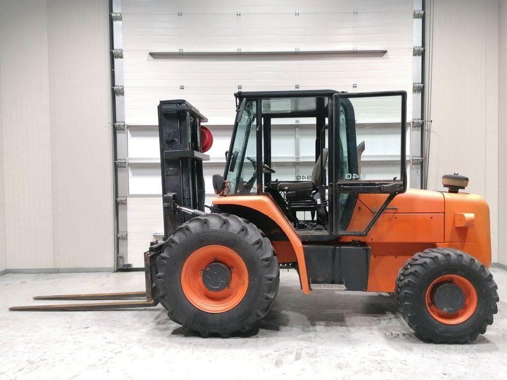 JCB 940 Terenski viličar
