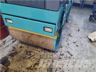 Bomag BW 100 AD-4 Dvojni valjarji