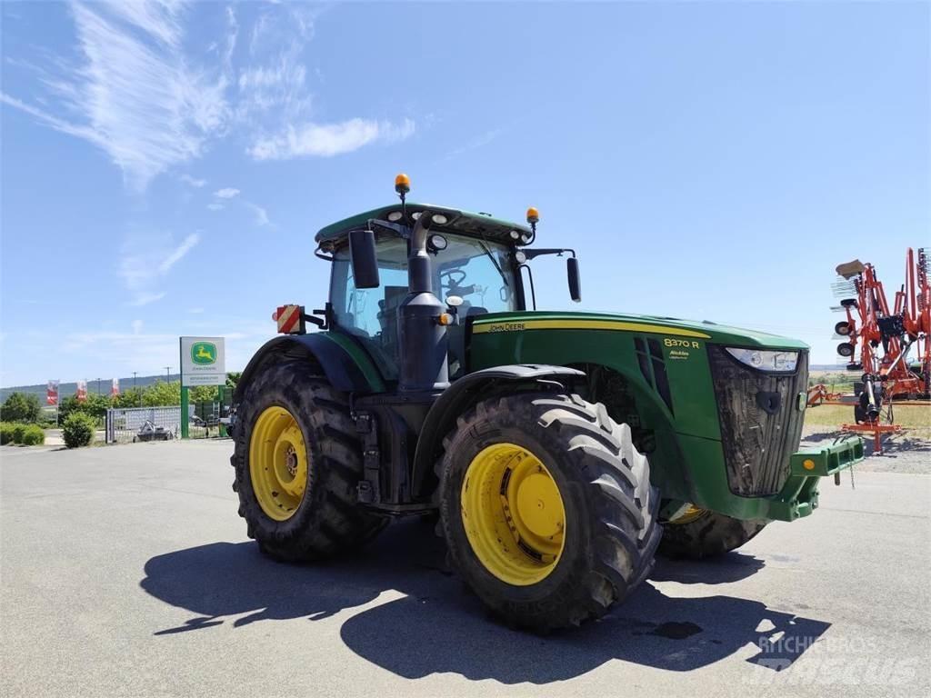 John Deere 8370R Traktorji