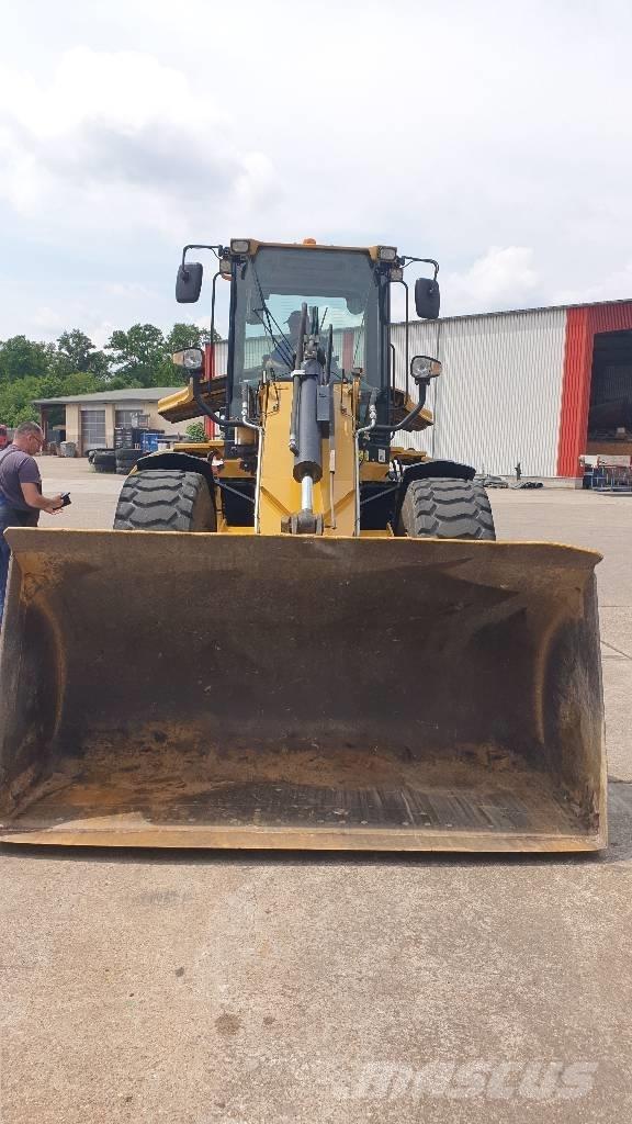 CAT 930 H Kolesni nakladalci