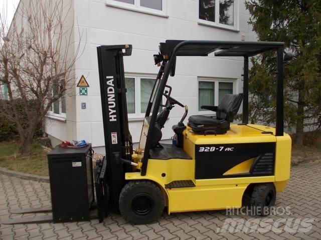 Hyundai 32 B-7 Električni viličarji