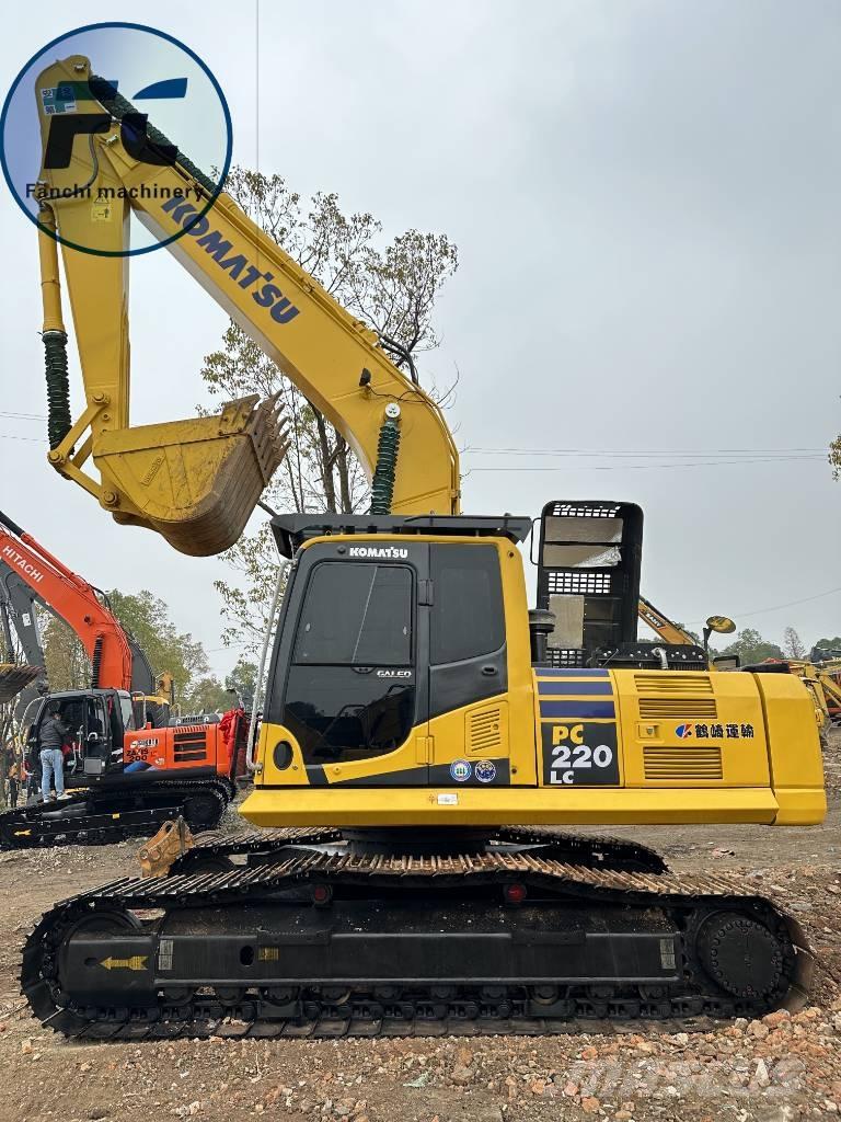 Komatsu 220 Bagri goseničarji