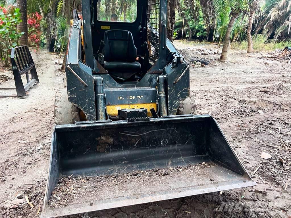 John Deere 312 Skid steer mini nakladalci
