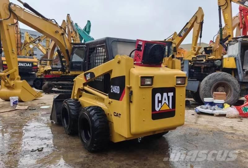 CAT 246D Skid steer mini nakladalci