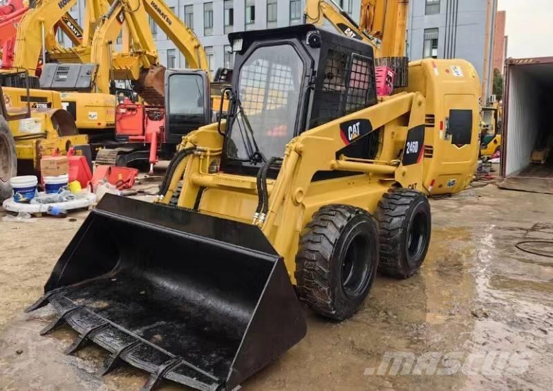 CAT 246D Skid steer mini nakladalci