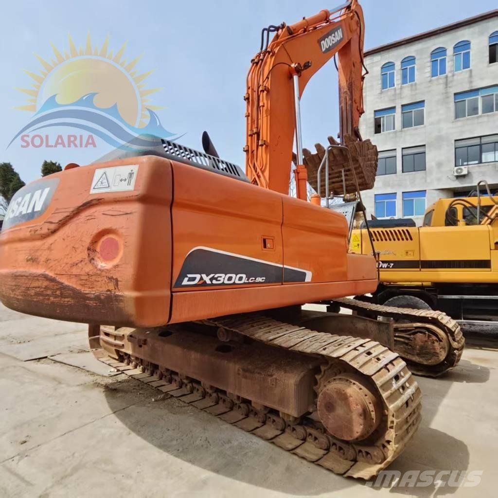 Doosan DX 300 LC Bagri goseničarji