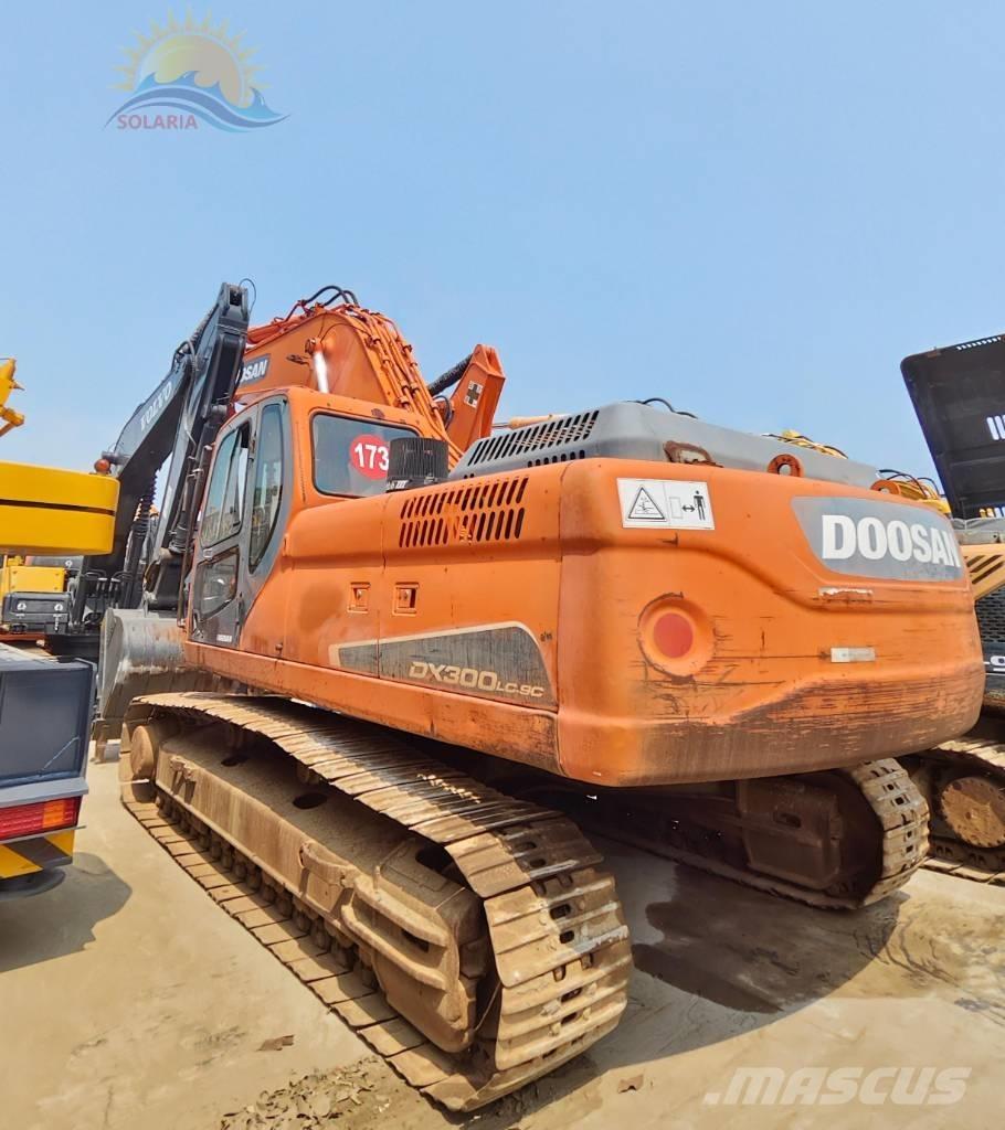 Doosan DX 300 LC Bagri goseničarji