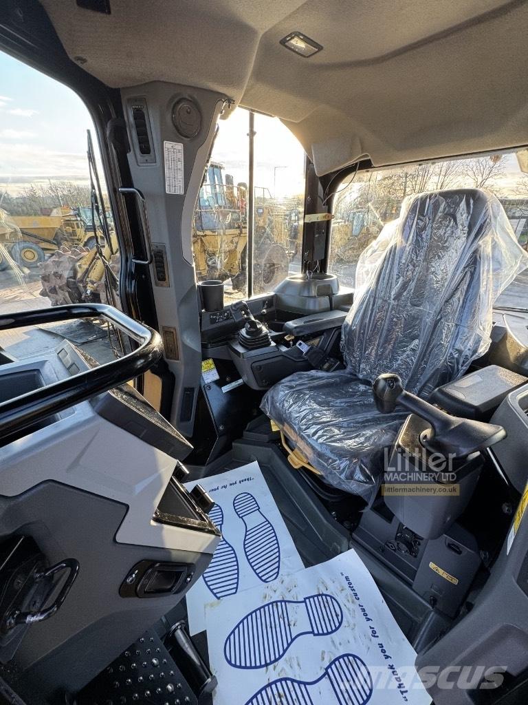 CAT D 5 Buldožerji goseničarji