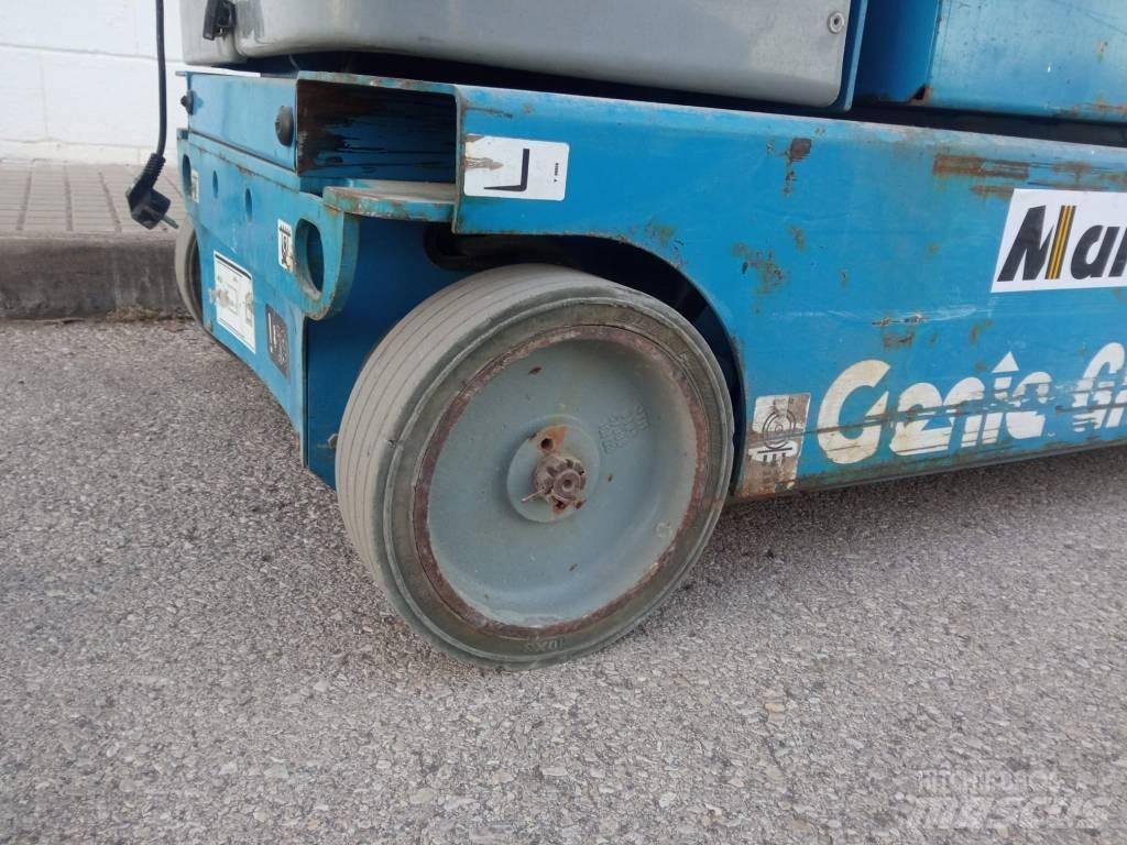 Genie GRC 12 Vertikalna dvigala