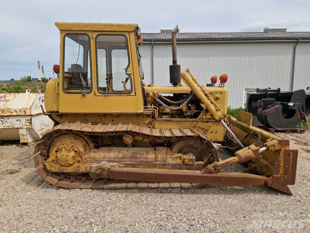 CAT D 4 D Buldožerji goseničarji
