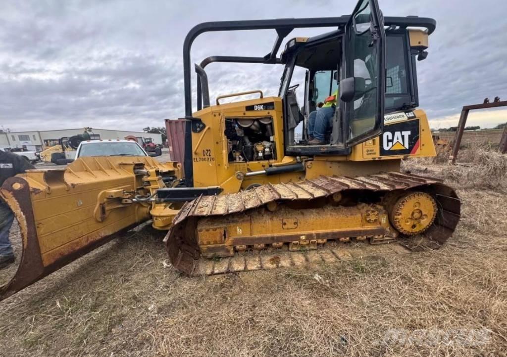CAT D 6 M Buldožerji goseničarji