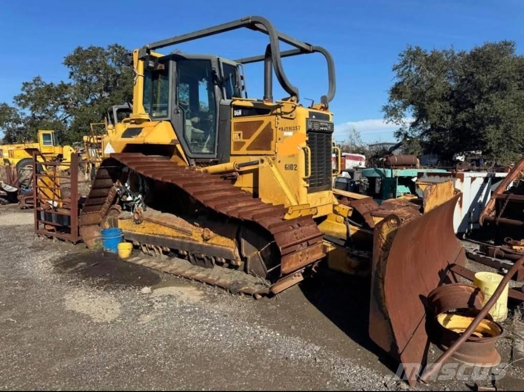 CAT D 6 M Buldožerji goseničarji
