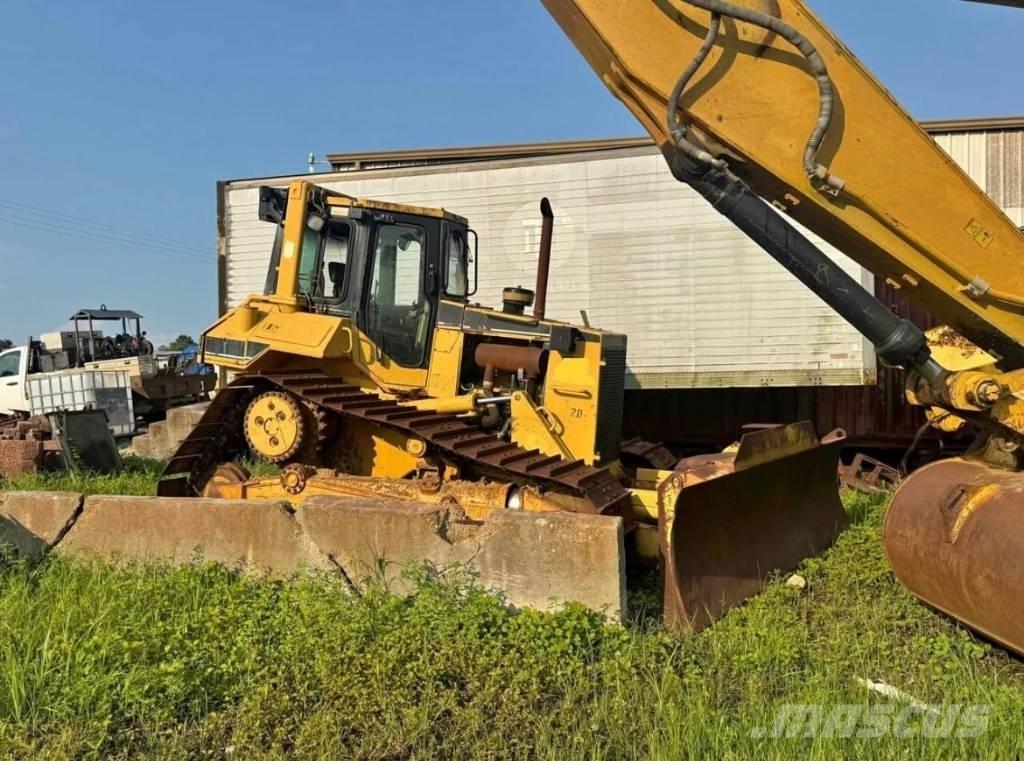 CAT D 6 M Buldožerji goseničarji