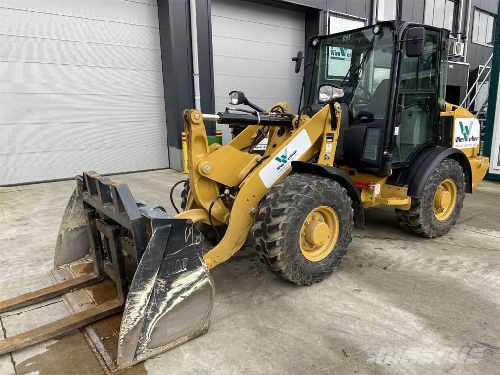 CAT 906M (7164) Večnamenski nakladalci