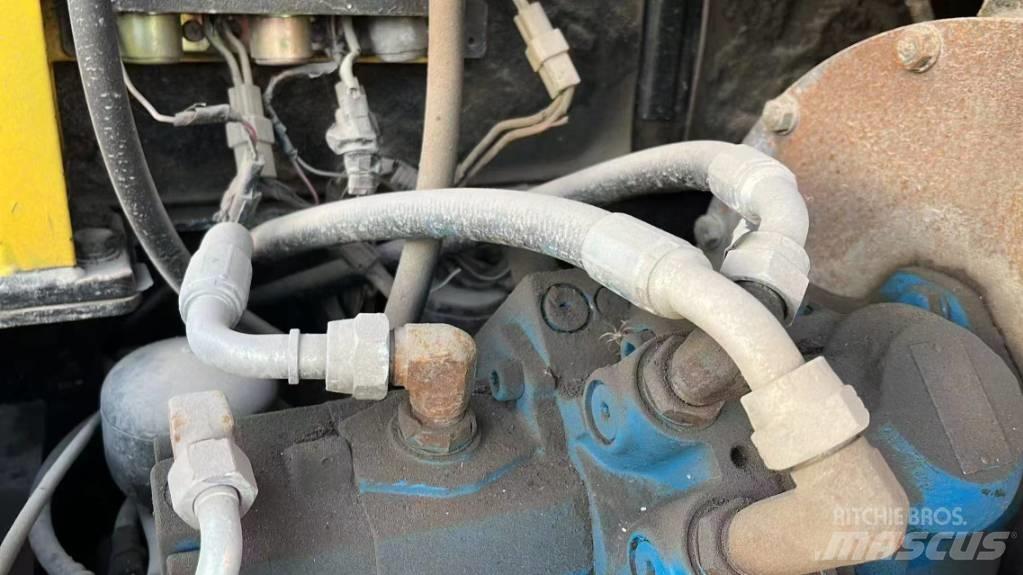 Hyundai 60 W Bagri na kolesih
