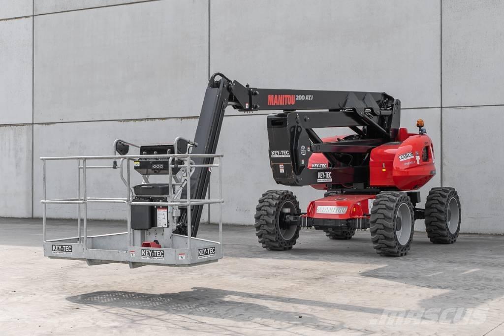 Manitou 200 ATJ Zglobne dvižne ploščadi