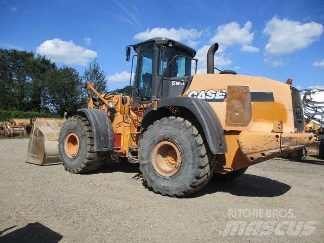 CASE 921 E Kolesni nakladalci
