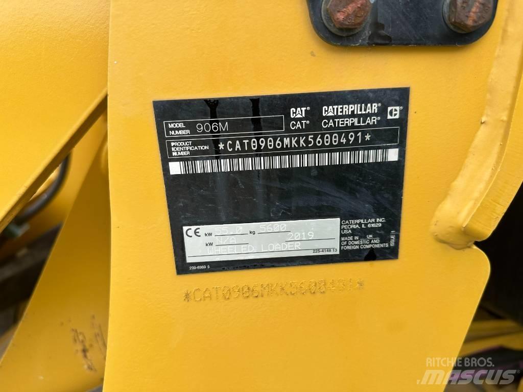 CAT 906 Kolesni nakladalci