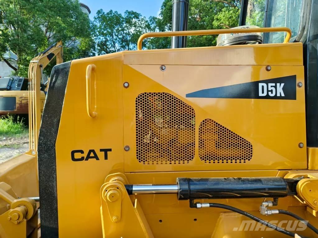 CAT D 5 K Buldožerji goseničarji