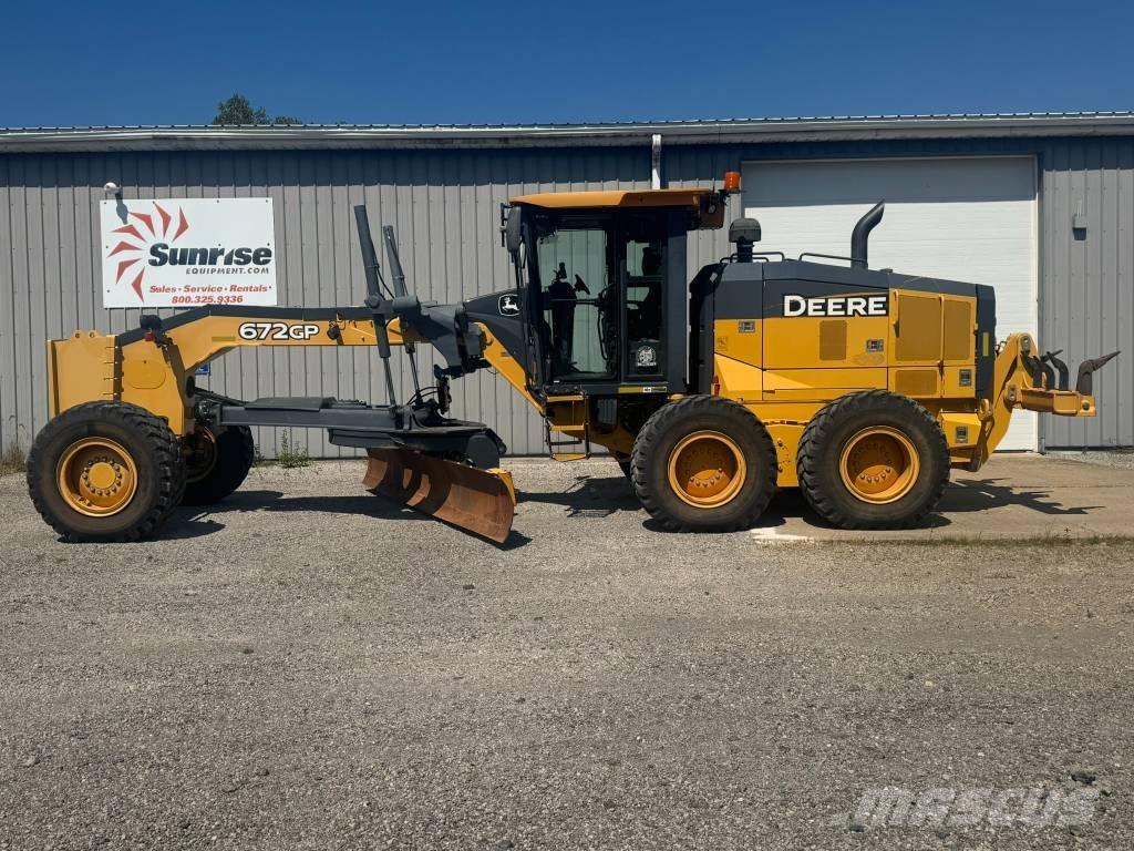 John Deere 672 GP Grederji