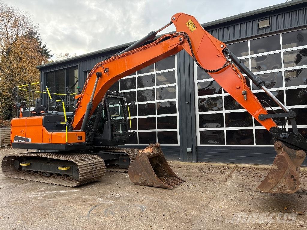 Doosan DX 140 LC Bagri goseničarji