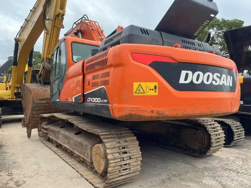 Doosan DX300LC-9C Bagri goseničarji