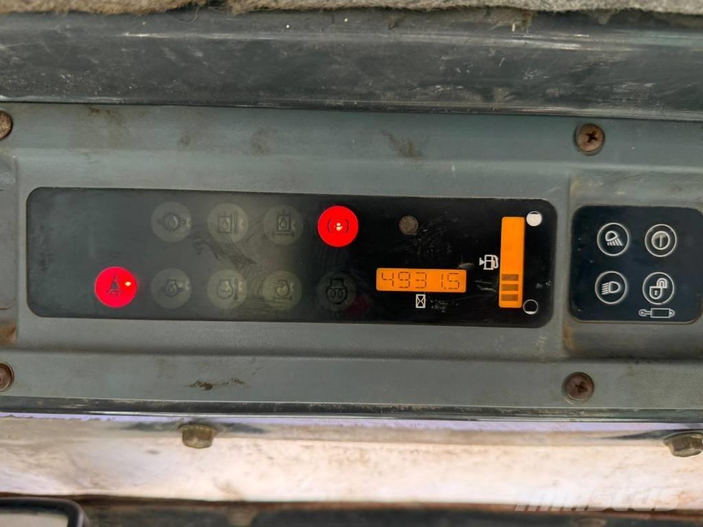 New Holland LS 170 Skid steer mini nakladalci