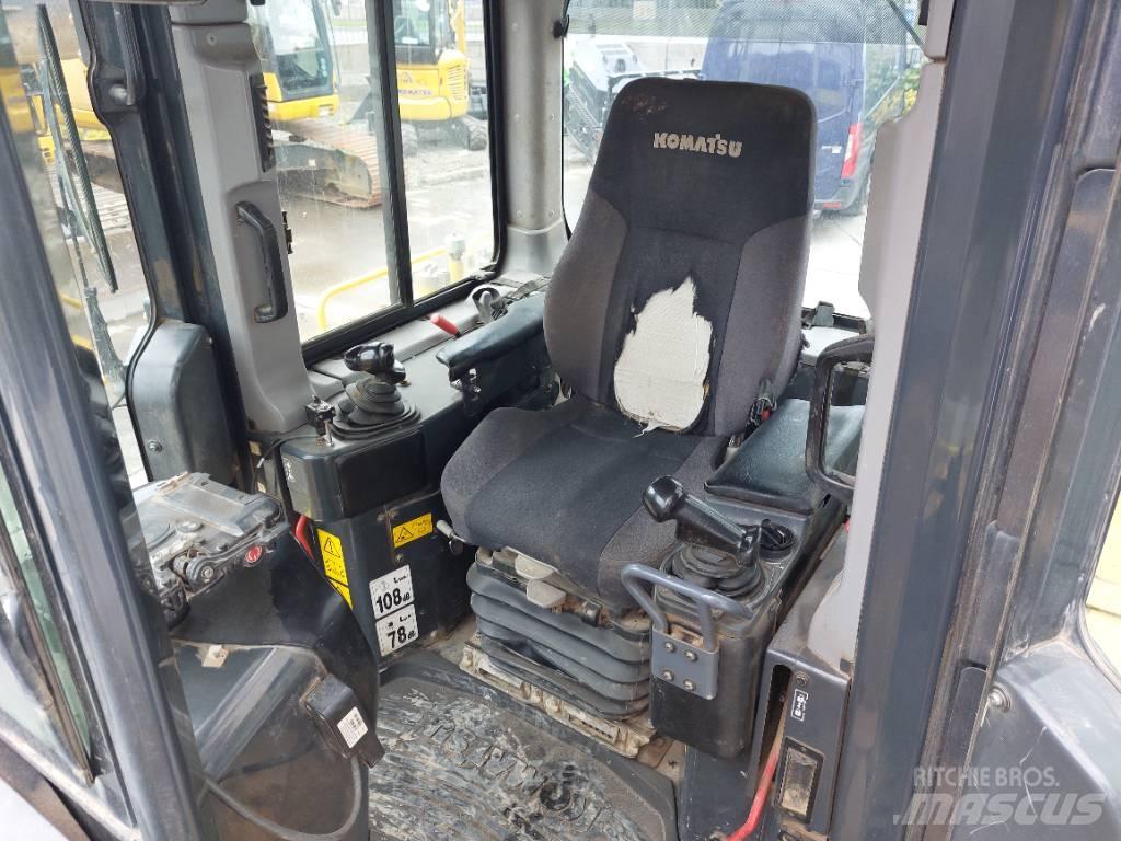 Komatsu D65PX-18 Buldožerji goseničarji