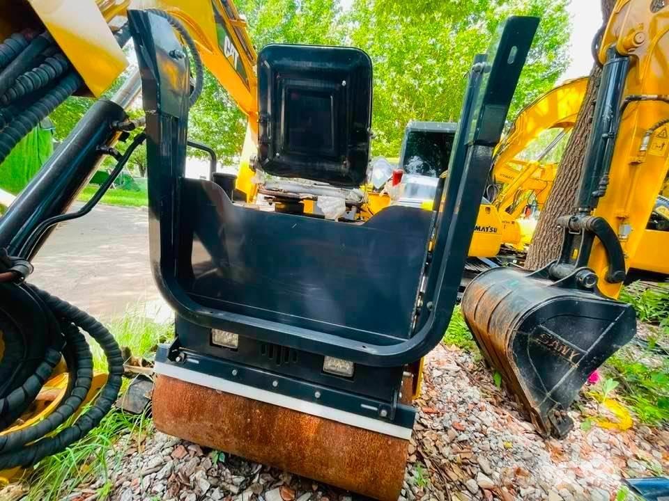 CAT 303 Mini bagri <7t