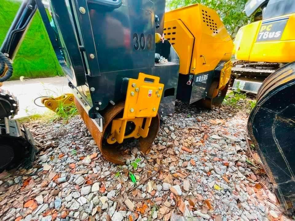 CAT 303 Mini bagri <7t