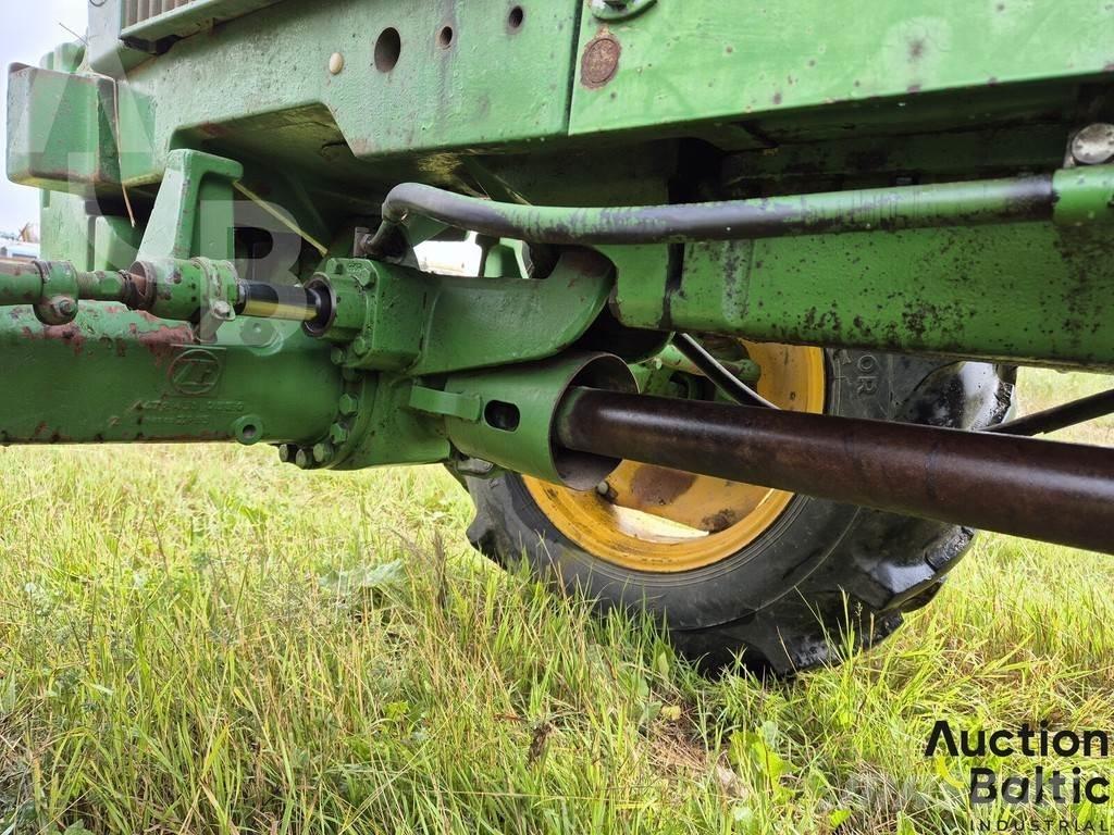 John Deere MFWD Traktorji