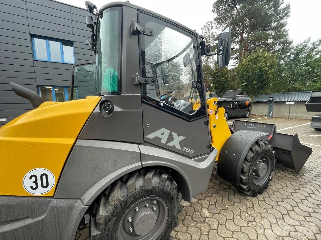 Mecalac AX700 Kolesni nakladalci