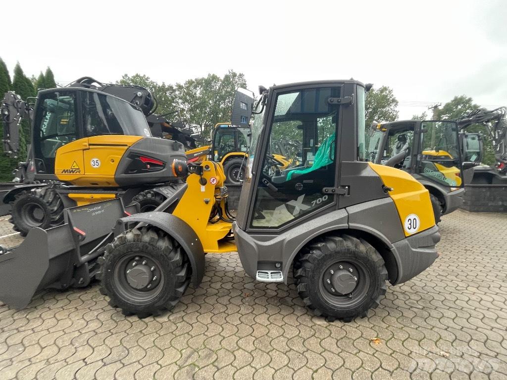 Mecalac AX700 Kolesni nakladalci