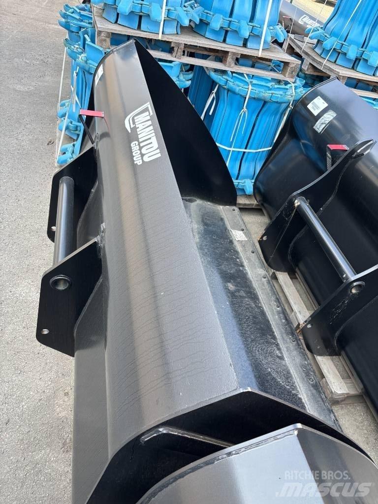 Manitou CBA 3000 Drugi priključki za nakladanje in kopanje