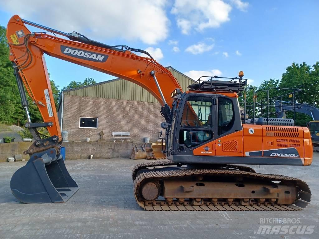 Doosan DX 225 LC-5 Bagri goseničarji