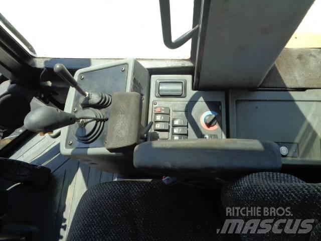 CAT 924 H Kolesni nakladalci