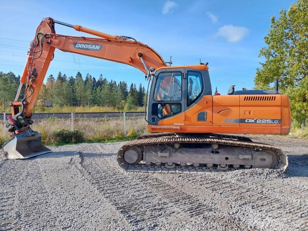 Doosan DX 225 LC Bagri goseničarji