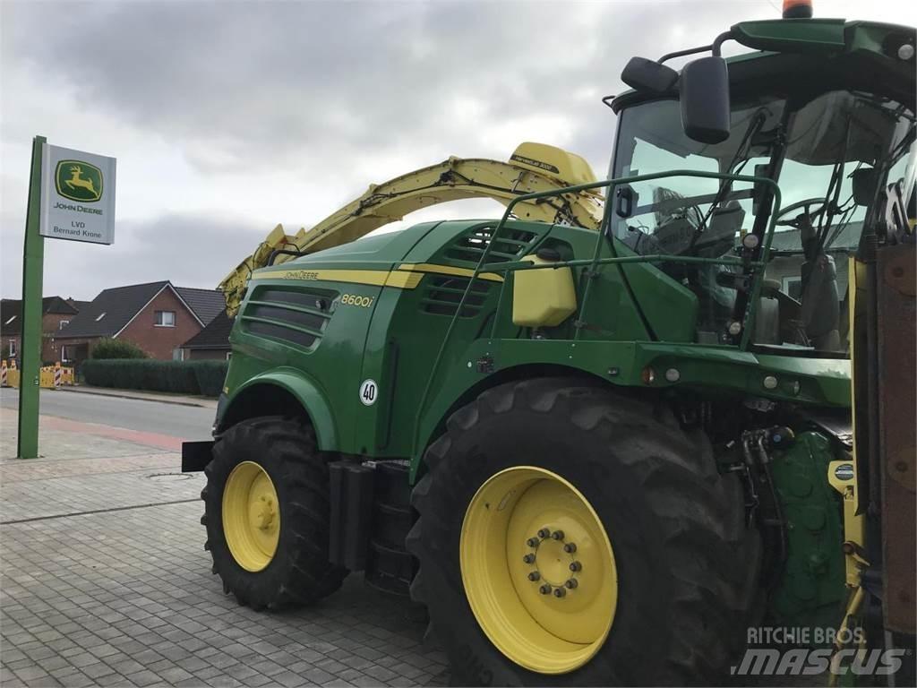 John Deere 8600 Stroji za krmo na lastni pogon
