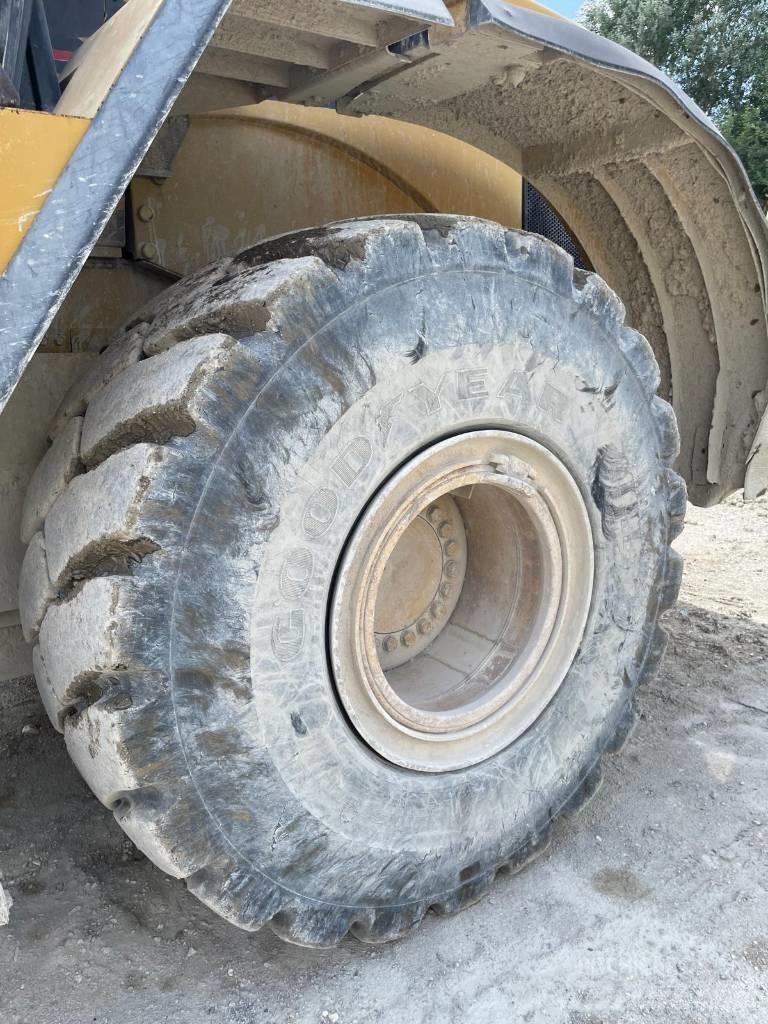 CAT 966 G Kolesni nakladalci