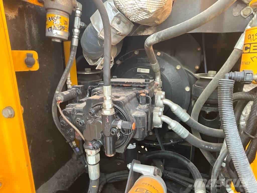 JCB JS 130 LC 4F Bagri goseničarji