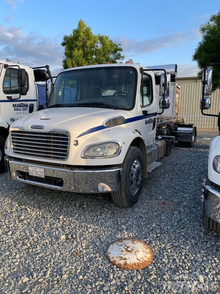 Freightliner CB Razstavljivi tovornjaki z žičnimi dvigali