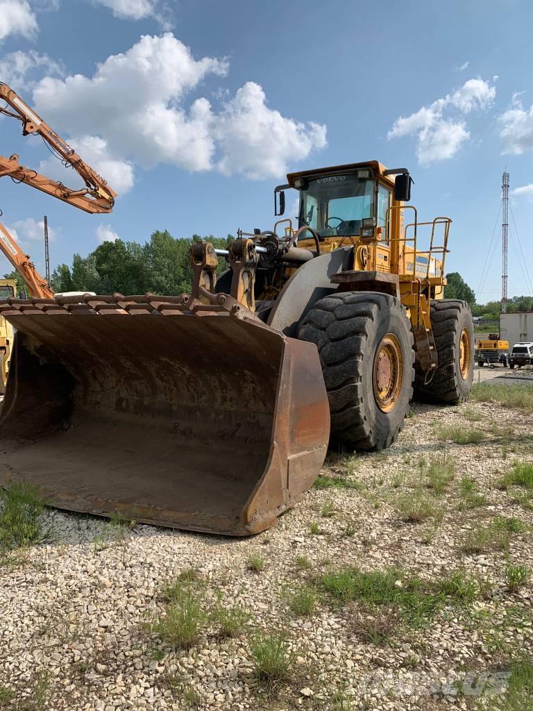Volvo L330C Kolesni nakladalci