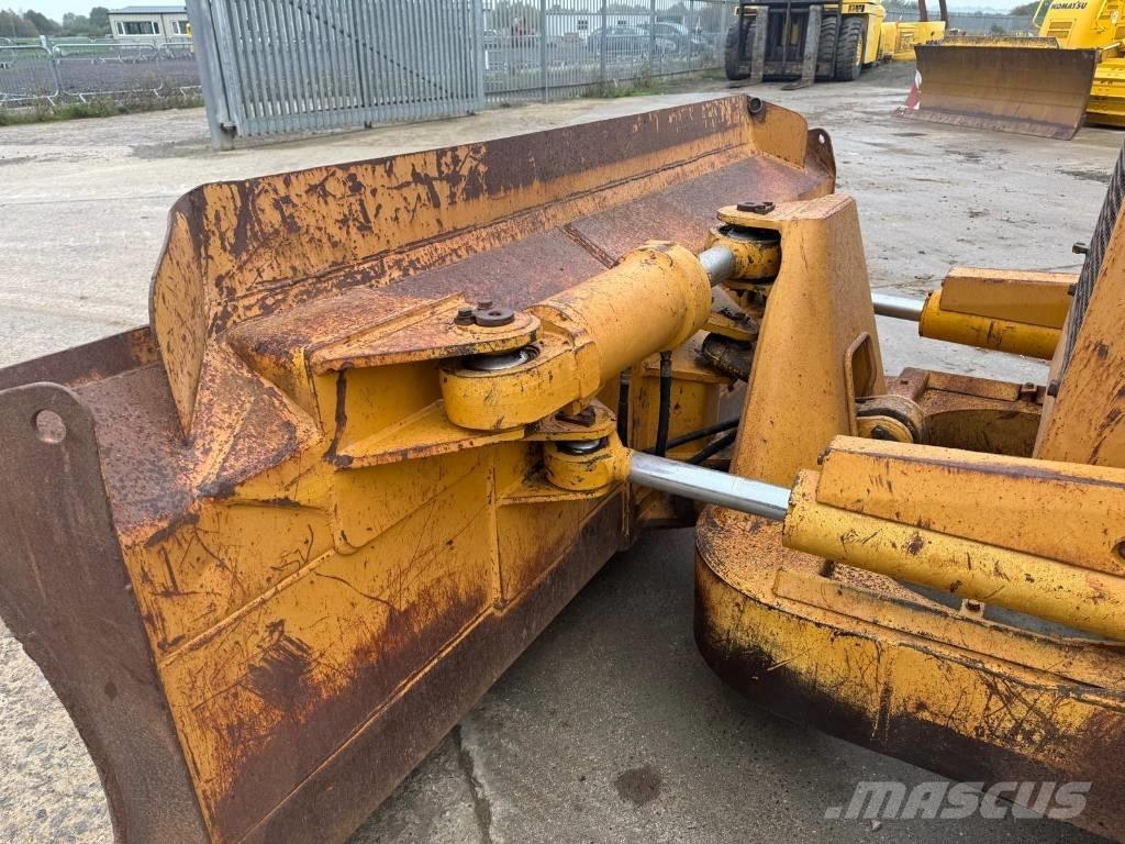 Komatsu D 58 E-1 Buldožerji goseničarji