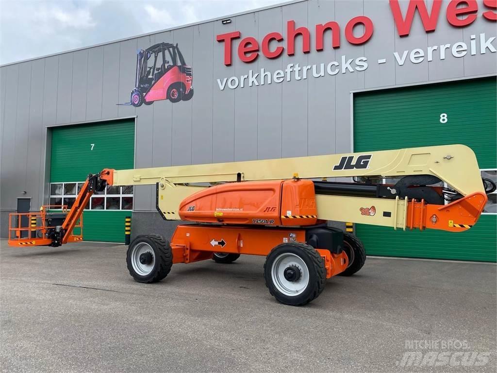JLG 1250AJP Zglobne dvižne ploščadi