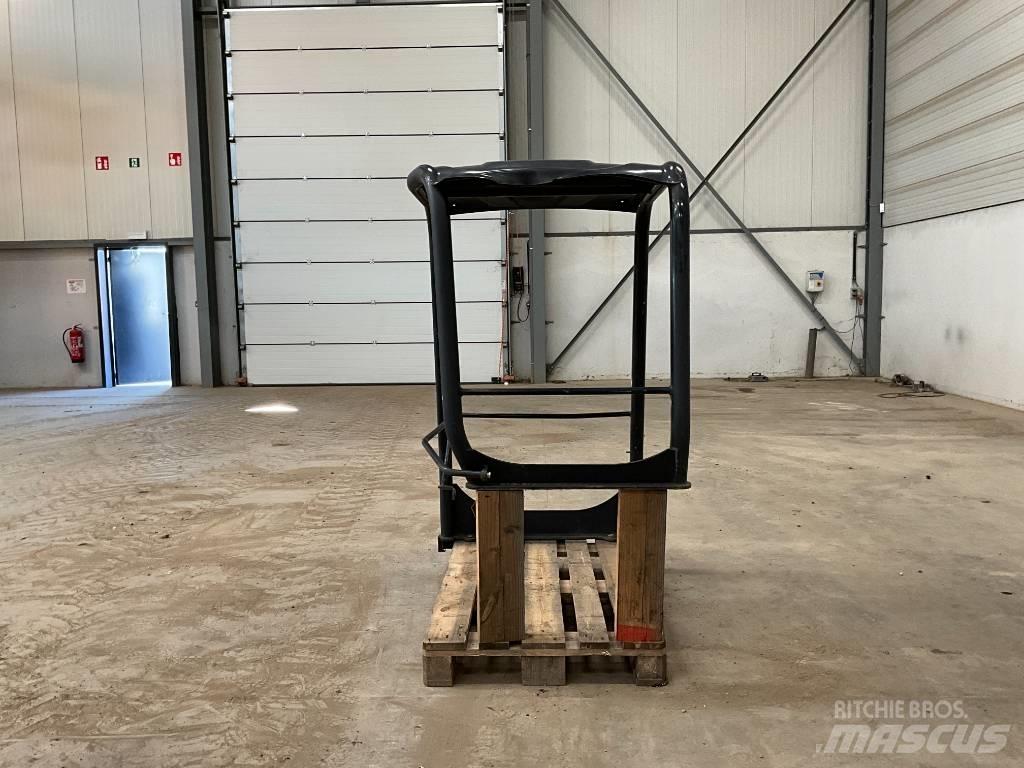 Kubota U 27-4 Kabine in notranjost