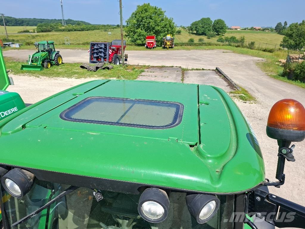 John Deere 6110M Traktorji