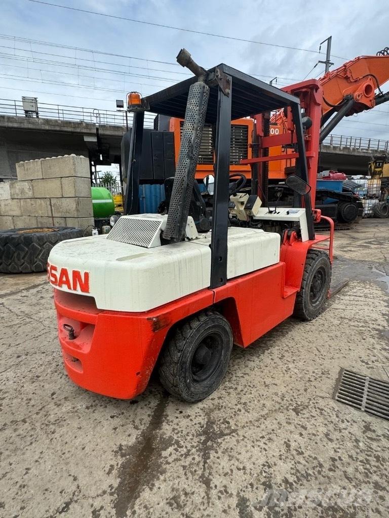 Nissan WF03A35U Dizelski viličarji