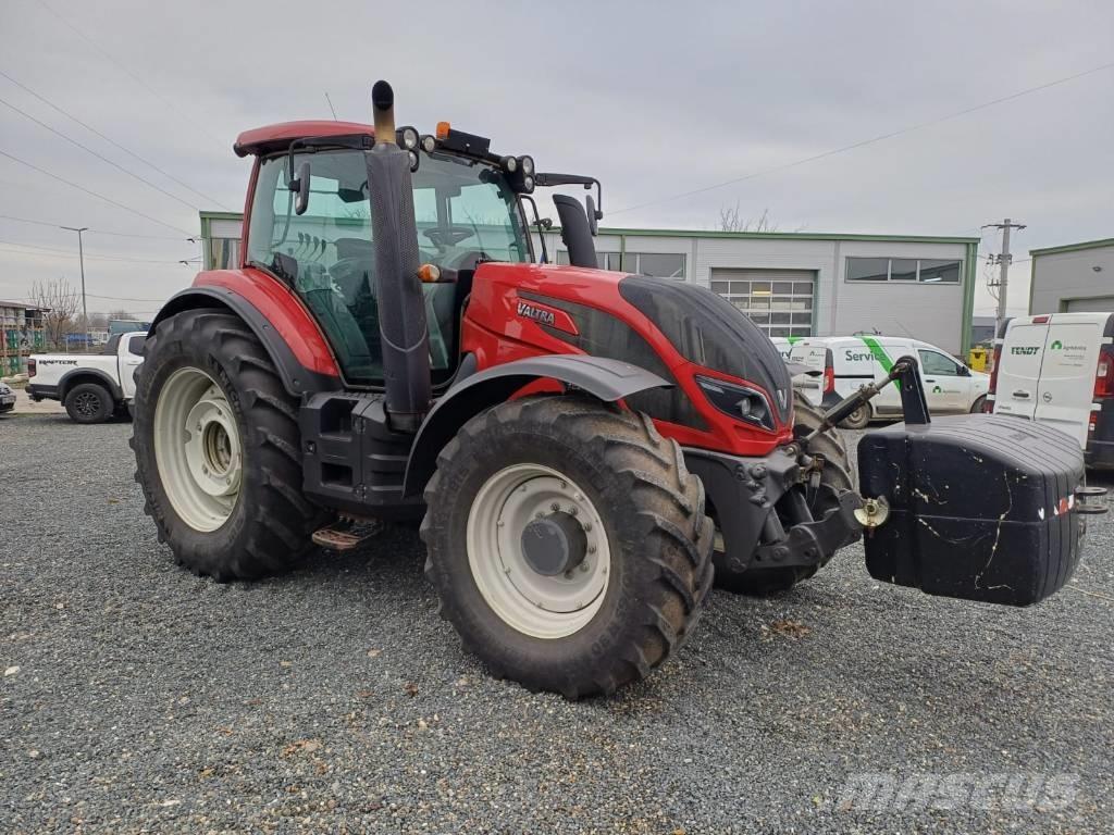 Valtra T 234 Traktorji